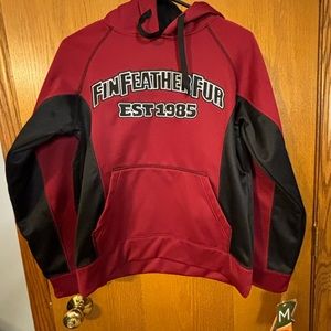 NWT Fin‎ Feather Fur Trail Crest Hoodie Red And Black Performance 360 Medium